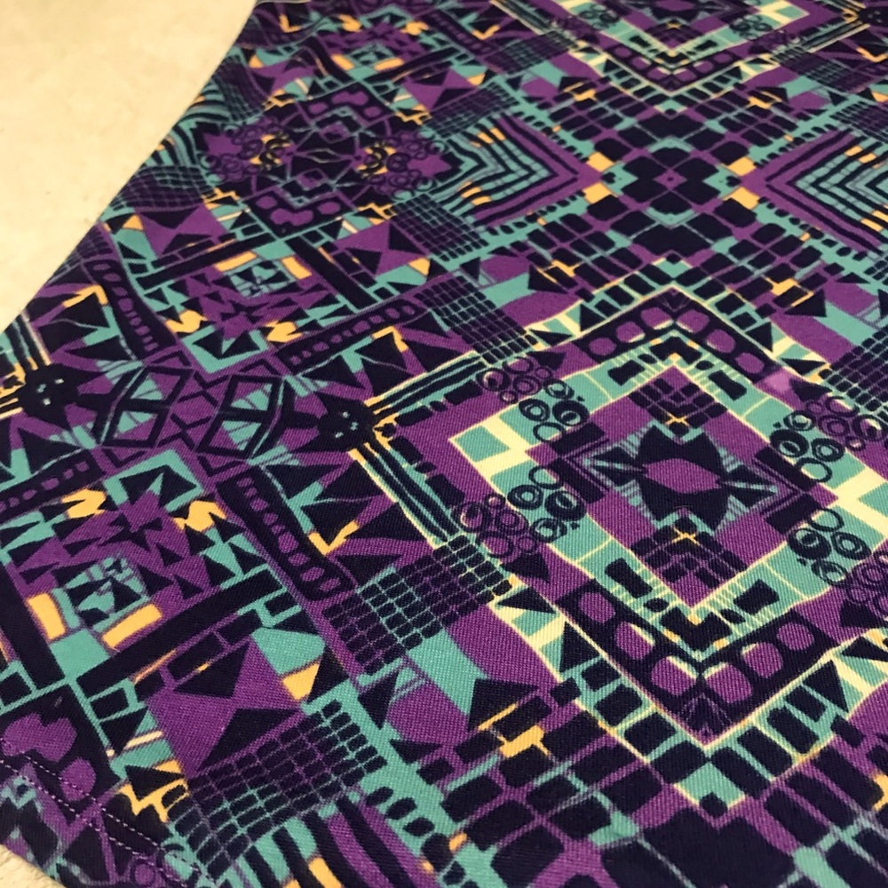 Lularoe Randy tee - Picture 4 of 10